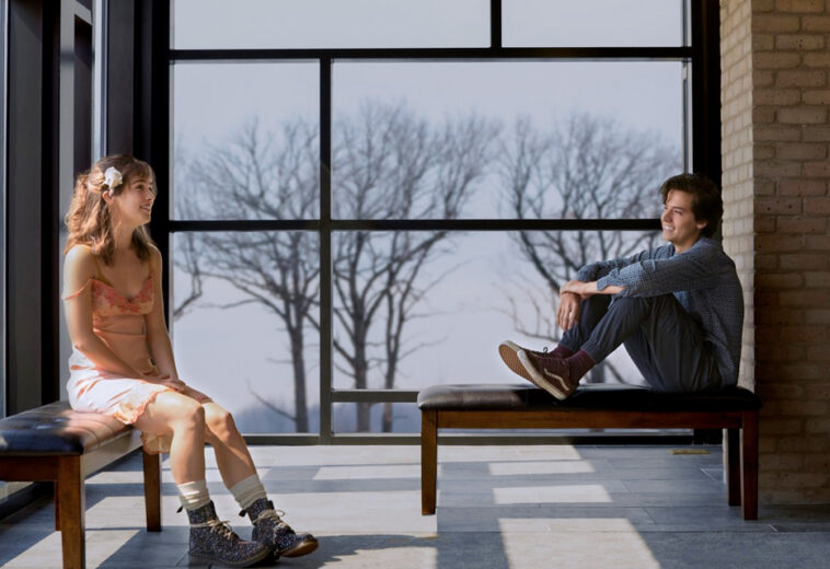 A dos metros de ti – Trailer del drama adolescente con Cole Sprouse y Haley Lu Richardson