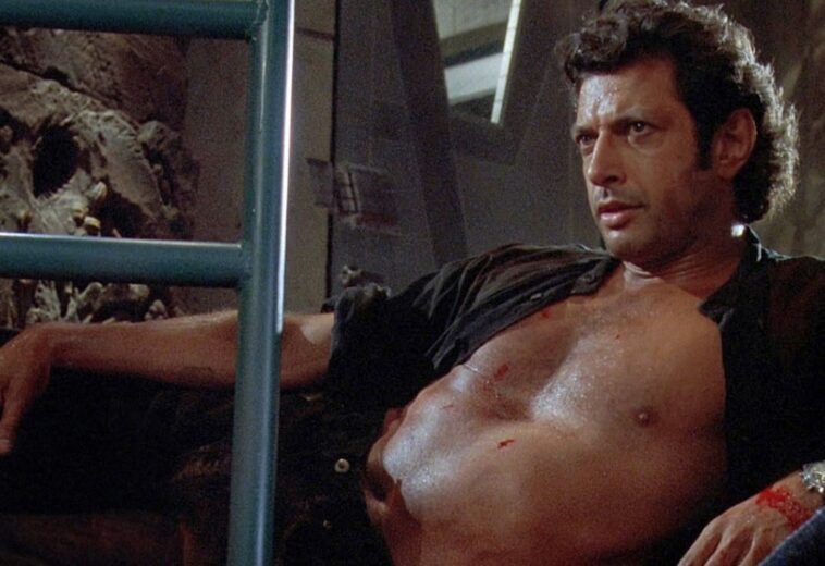 Jeff Goldblum bromea sobre su emblemática pose sexy en Jurassic Park