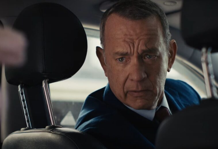 ¡Tom Hanks es Un Vecino Gruñón! Chequen el póster de su próxima película con Mariana Treviño