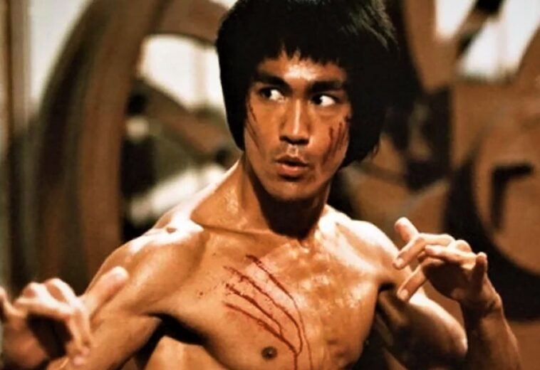 ¡Anda la osa! Científicos dicen que Bruce Lee murió, ¡por beber mucha agua!