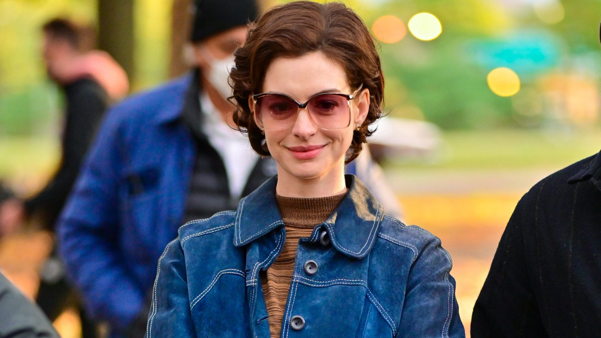 Anne Hathaway en la película Eileen 