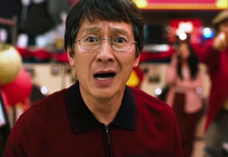 ¡No se la cree! Ke Huy Quan reacciona a su nominación al Óscar por Todo en todas partes al mismo tiempo