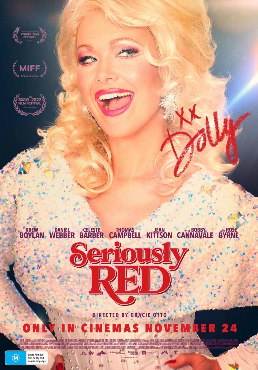 seriously red stills pelicula comedia dolly parton imagenes