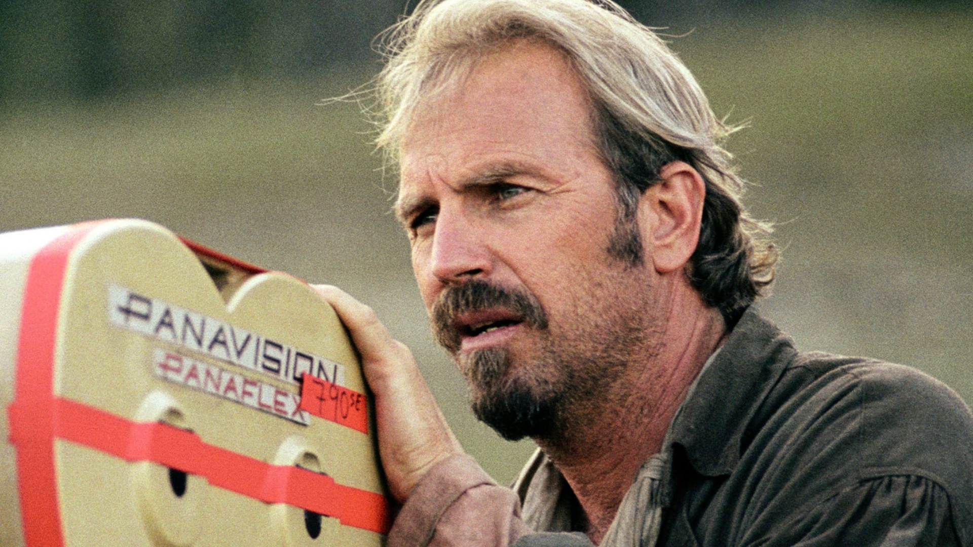 Kevin Costner dirigiendo una película  