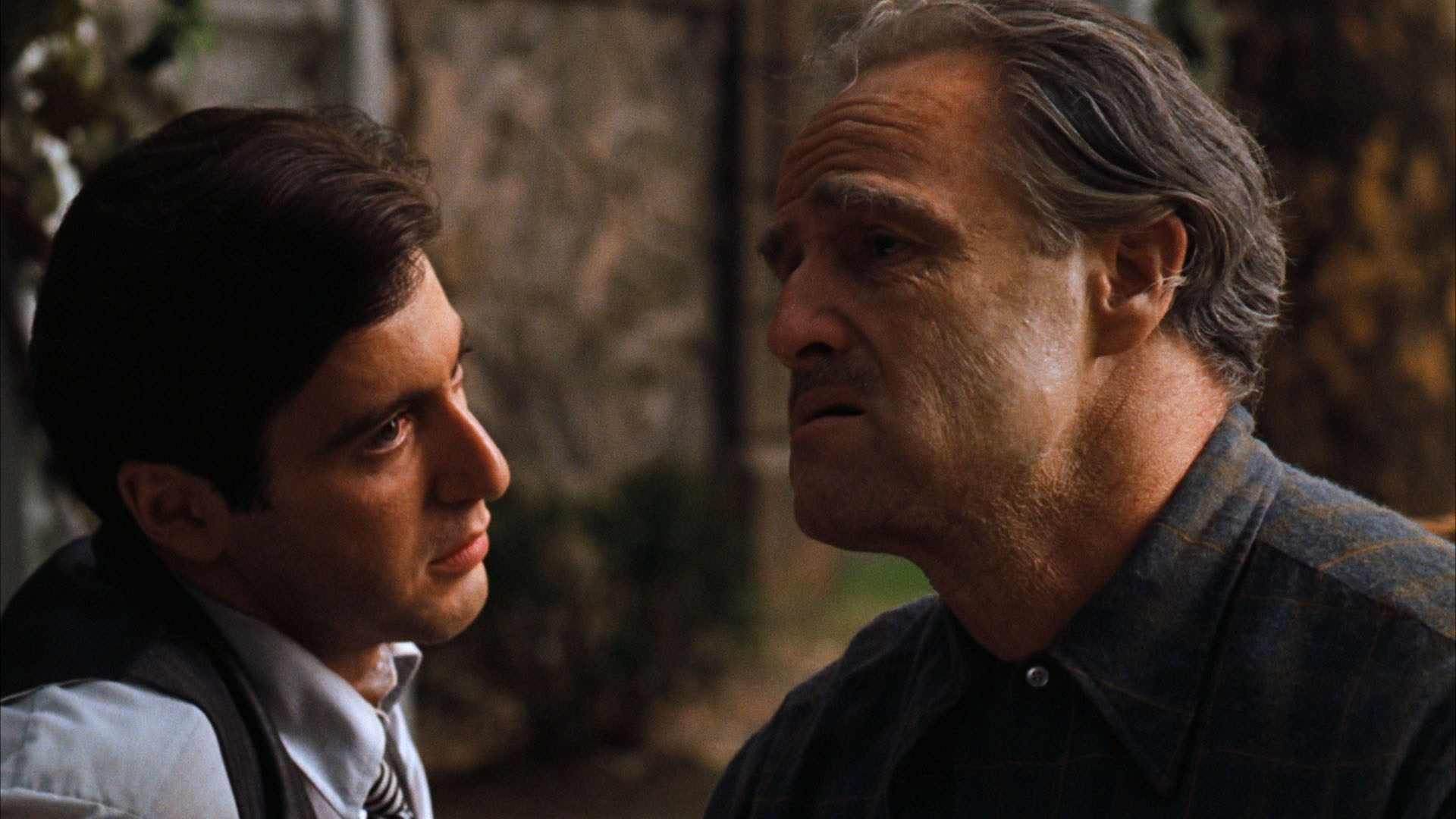 Al Pacino y Marlon Brando como Michael y Vito Corleone en El padrino