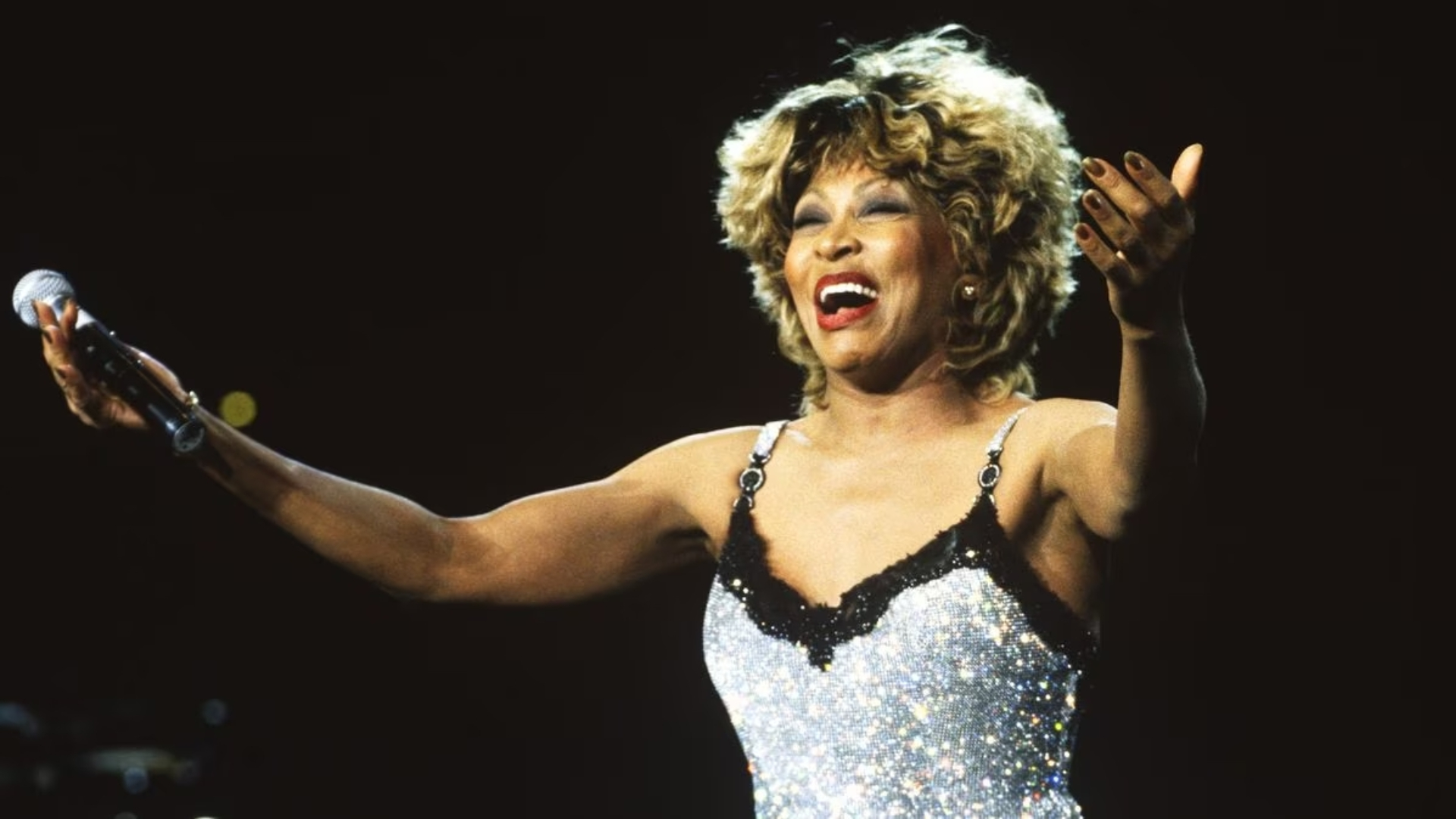 Tina Turner cantando 