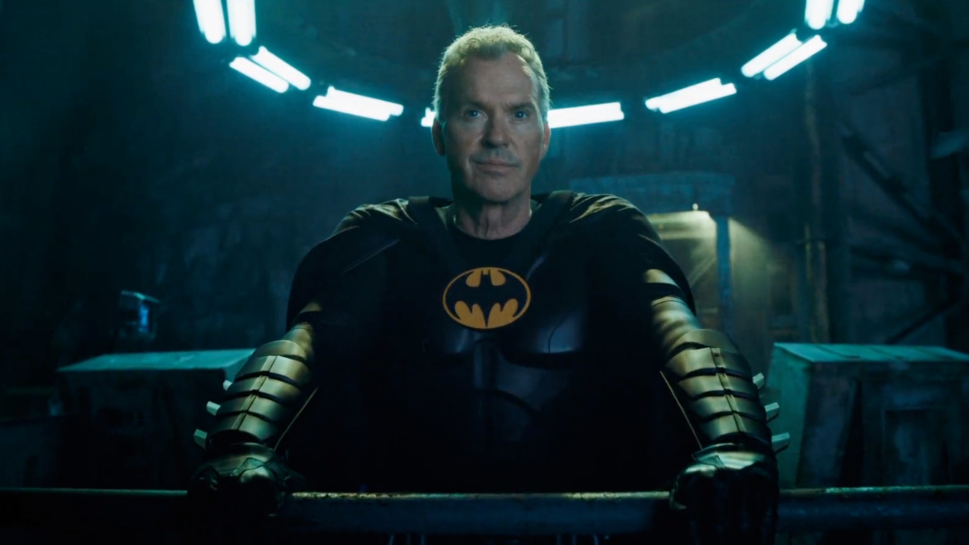 Michael Keaton como Batman en Flash Trivia