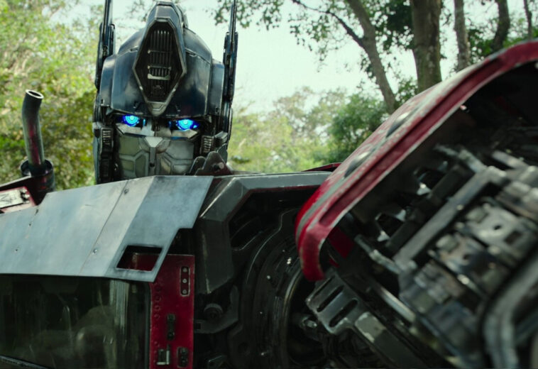 ¡Disfruta de Transformers: El despertar de las bestias con los coleccionables de Coca-Cola®!