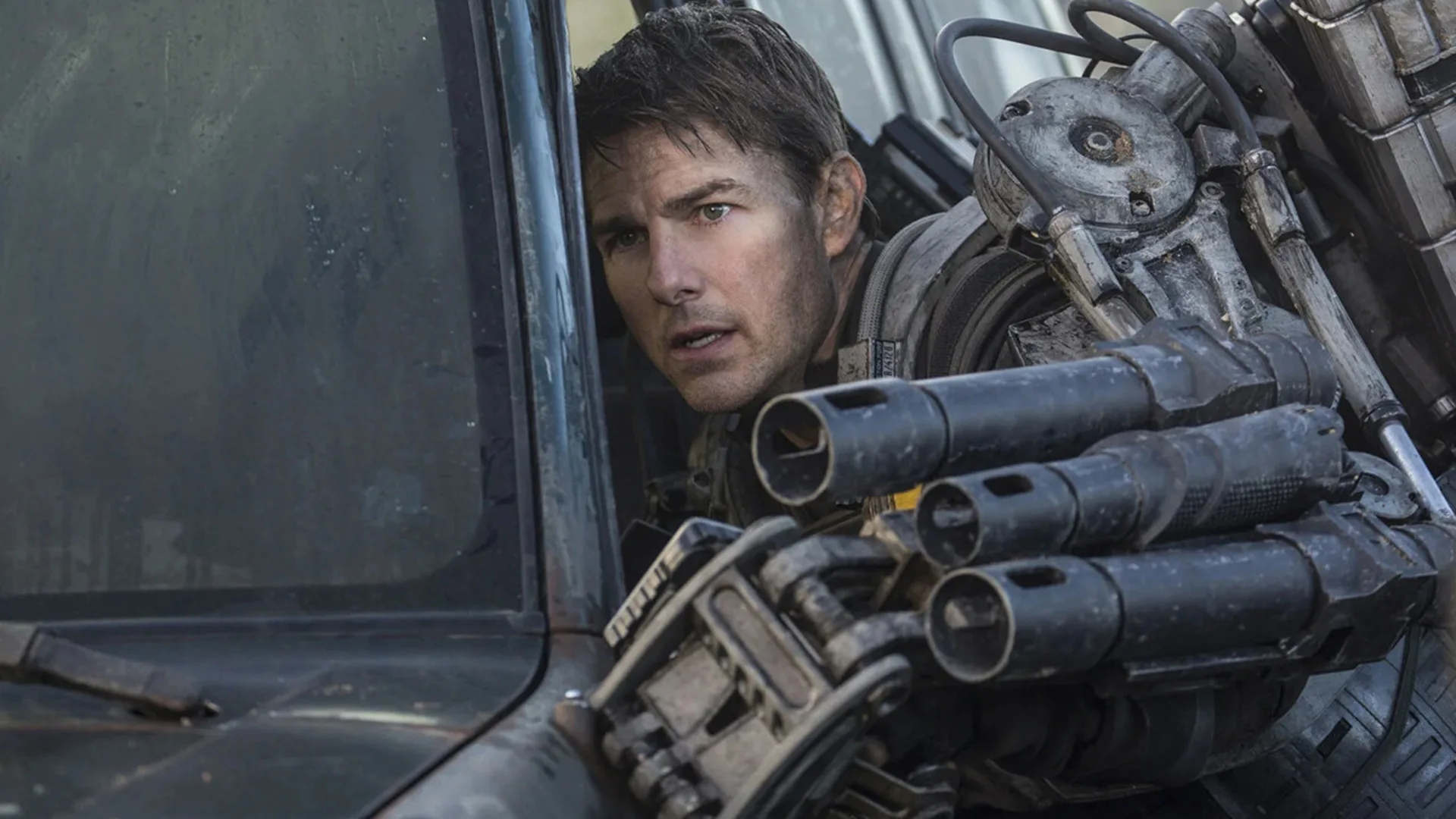Tom Cruise firma contrato con Warner Bros.