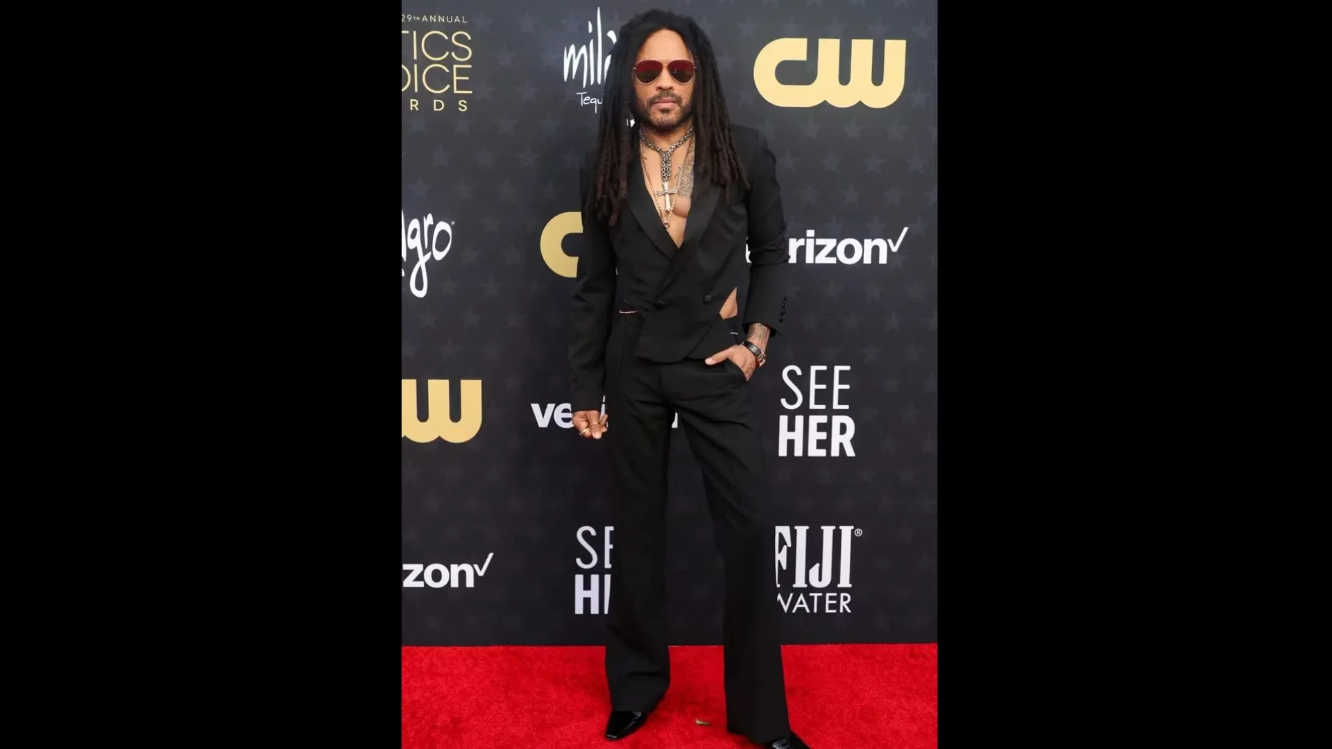 Lenny Kravitz en los  mejores looks de alfombra roja en los Critics Choice Awards 2024