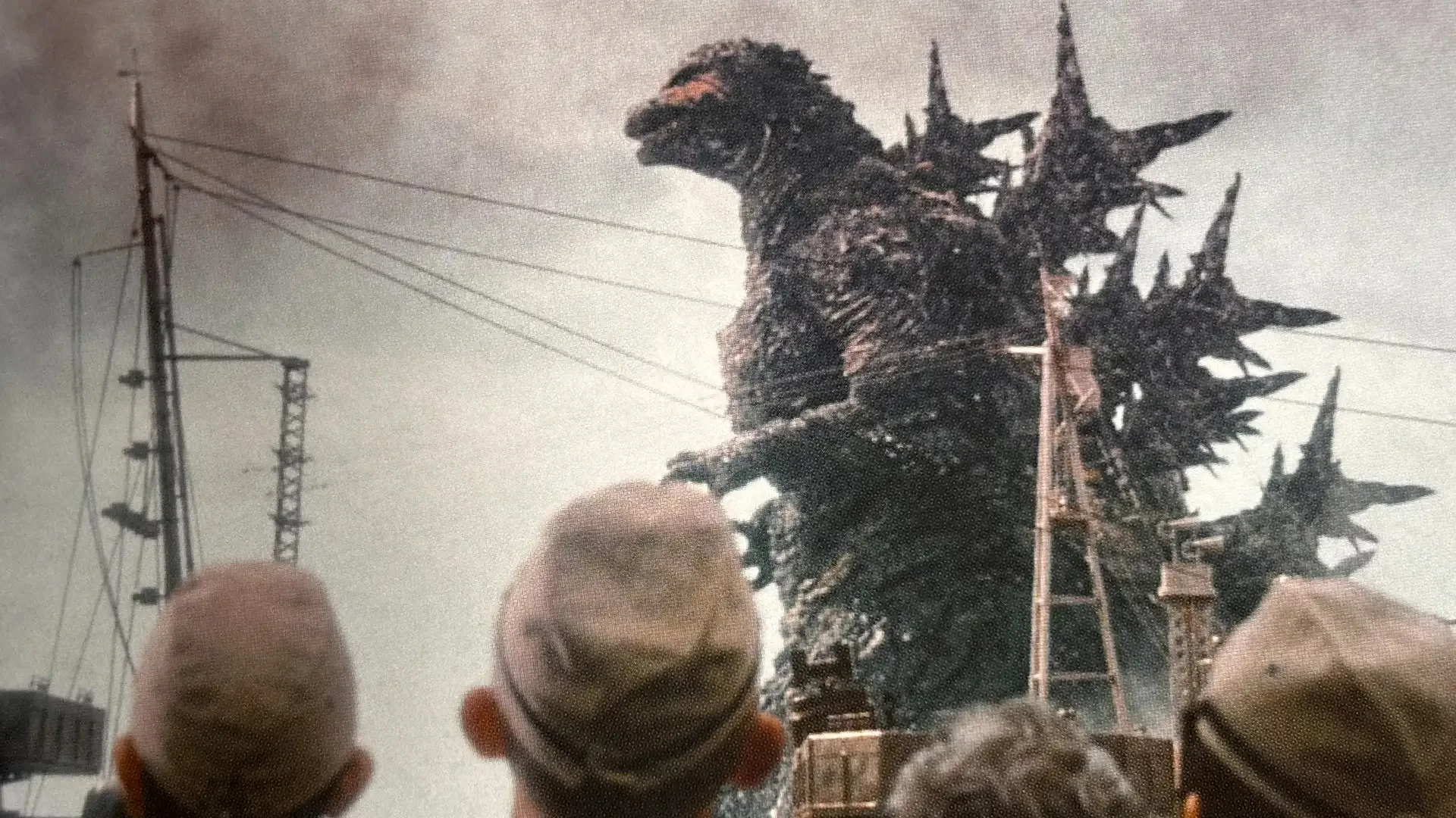 Godzilla ataca Japón escena 