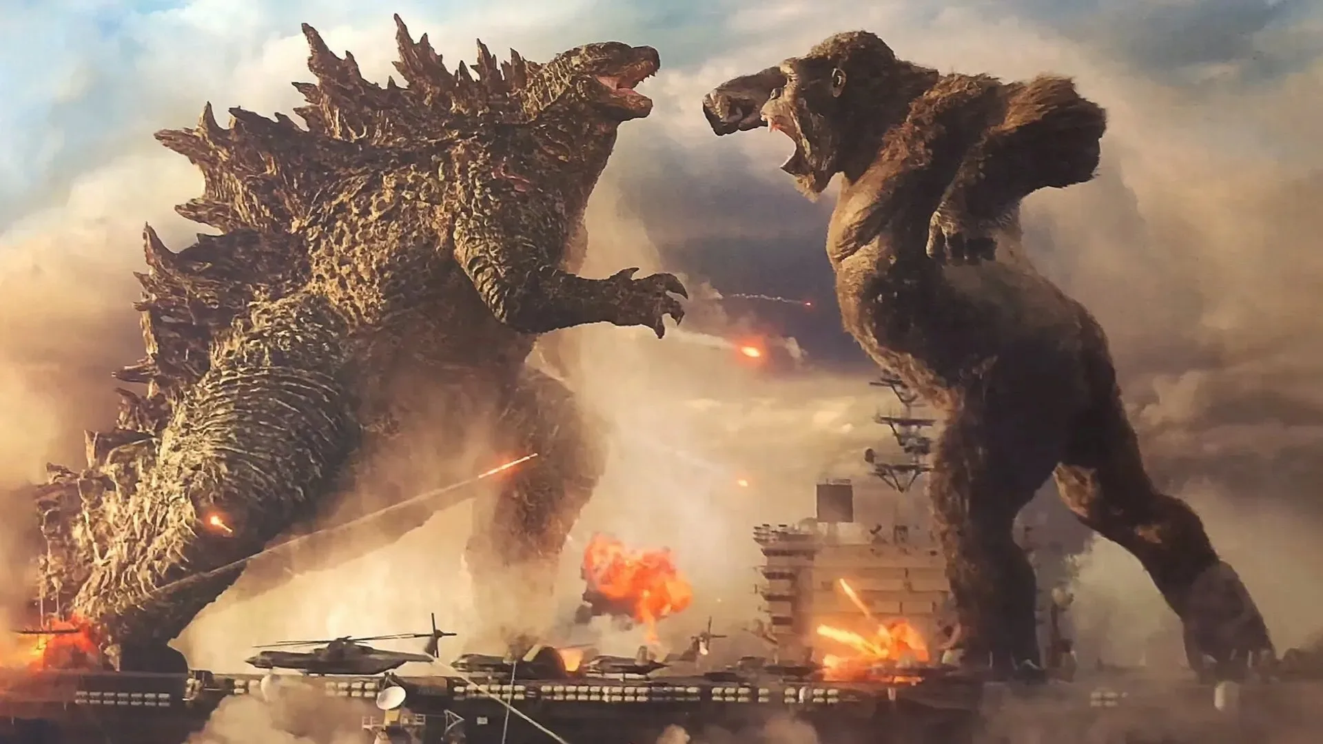 Godzilla y Kong peleando en un barco dentro del Monsterverse