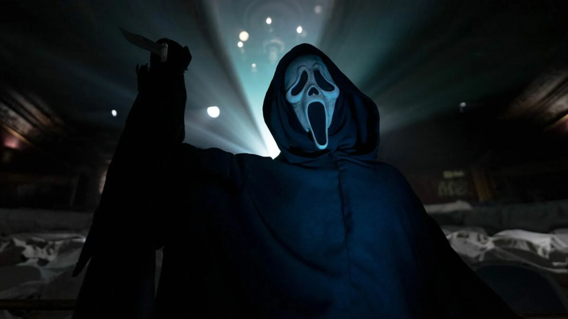 Ghostface en Scream 6 escena del cine