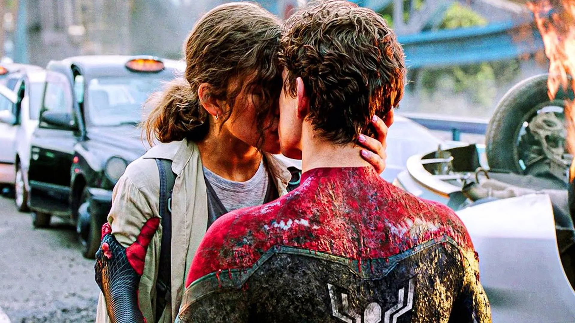 Tom Holland y Zendaya besándose en Spider-Man