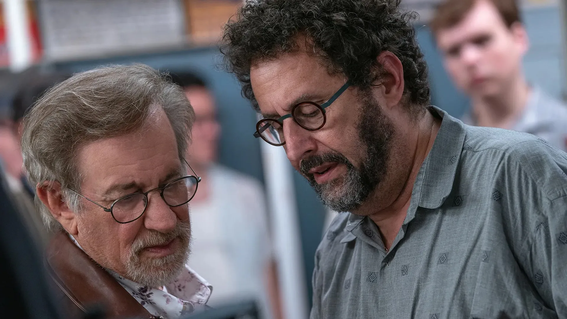 Tony Kushner trabajando con Steven Spielberg