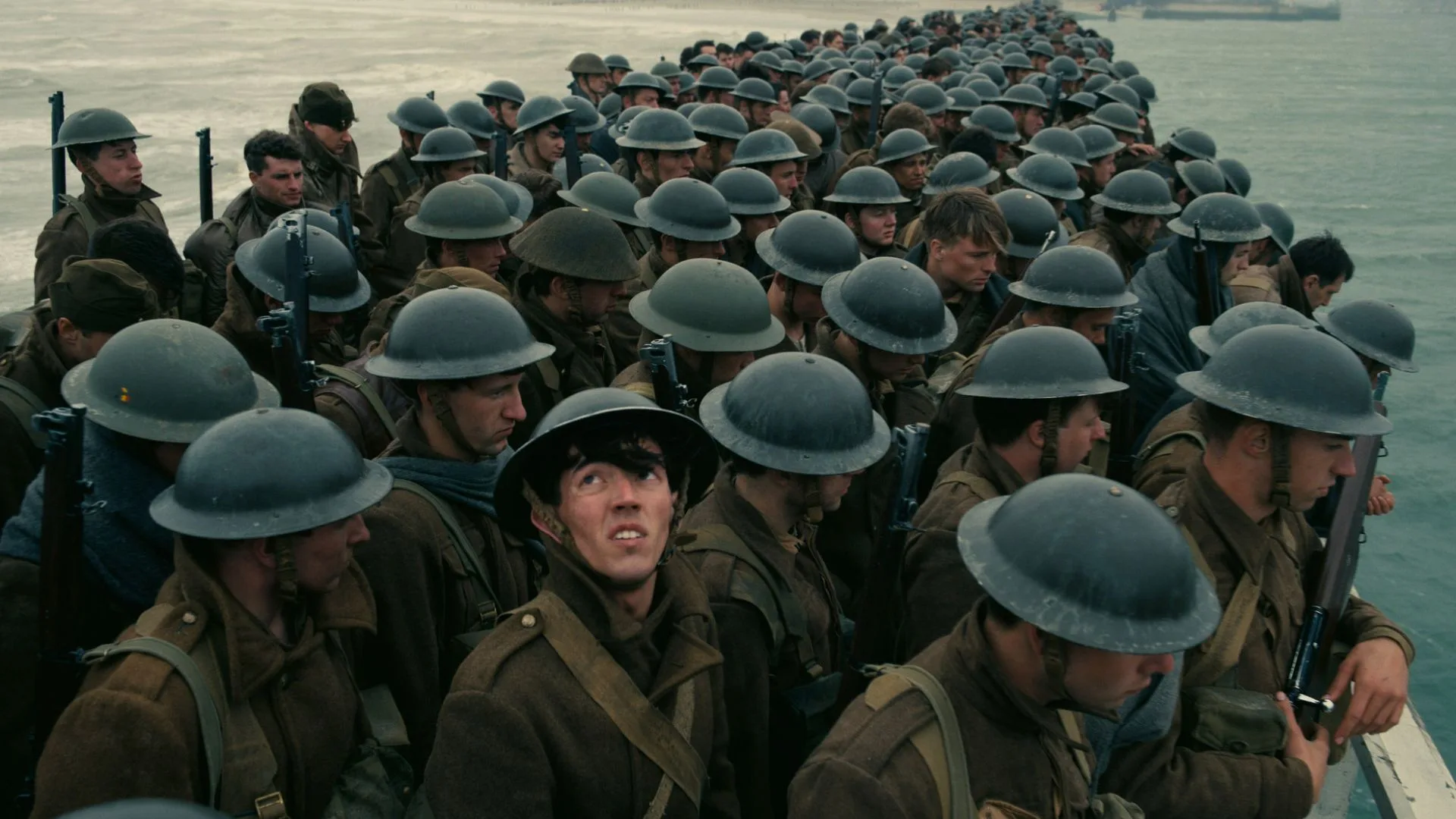 Dirigida por Christopher Nolan, esta obra narra la evacuación de las fuerzas aliadas desde las playas de Dunkerque, Francia,