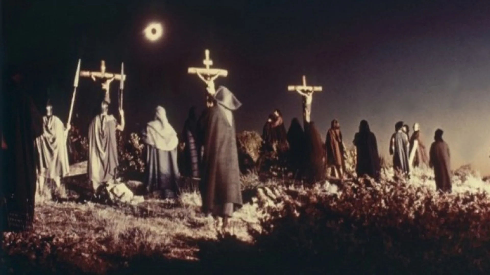 Barrabás escena crucifixión con eclipse solar