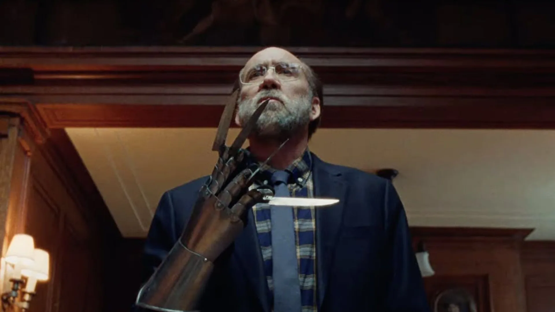 Nicolas Cage con garras metálicas en las manos, cartelera cinépolis abril 2024.