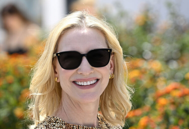 Cate Blanchett lentes negros Rumours