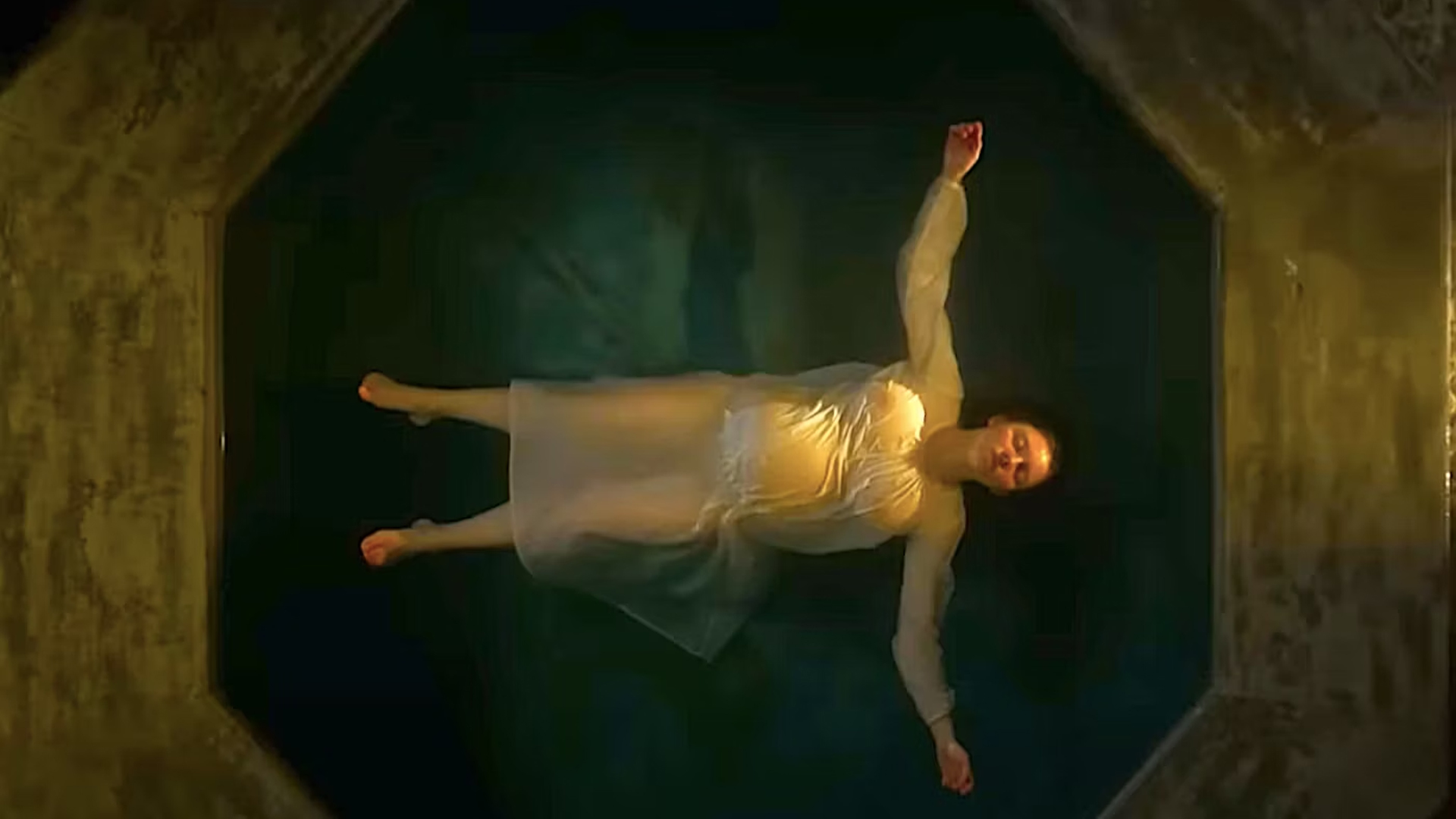 Inmaculada, escena Cecilia sumergida en agua