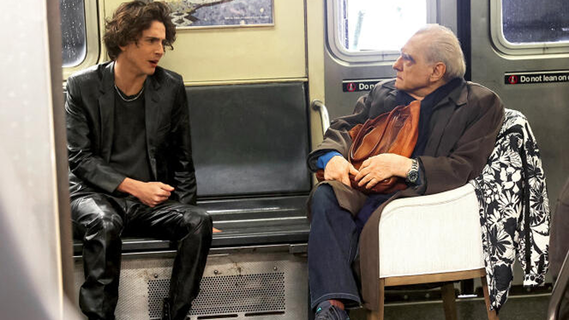 Timothée Chalamet y Martin Scorsese filmando en el metro